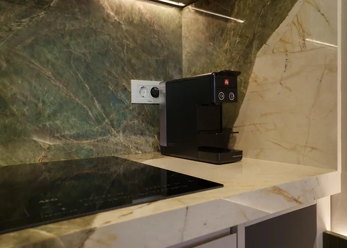 Ee Homes - Curated Design & Skyline Views アパート *