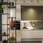 アパート Ee Homes - Curated Design & Skyline Views