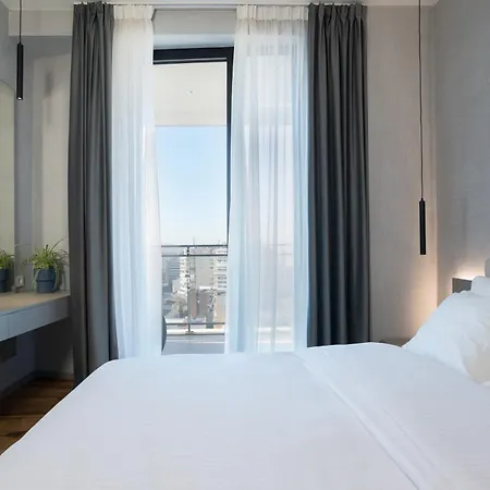 Apartmán Ee Homes - Curated Design & Skyline Views